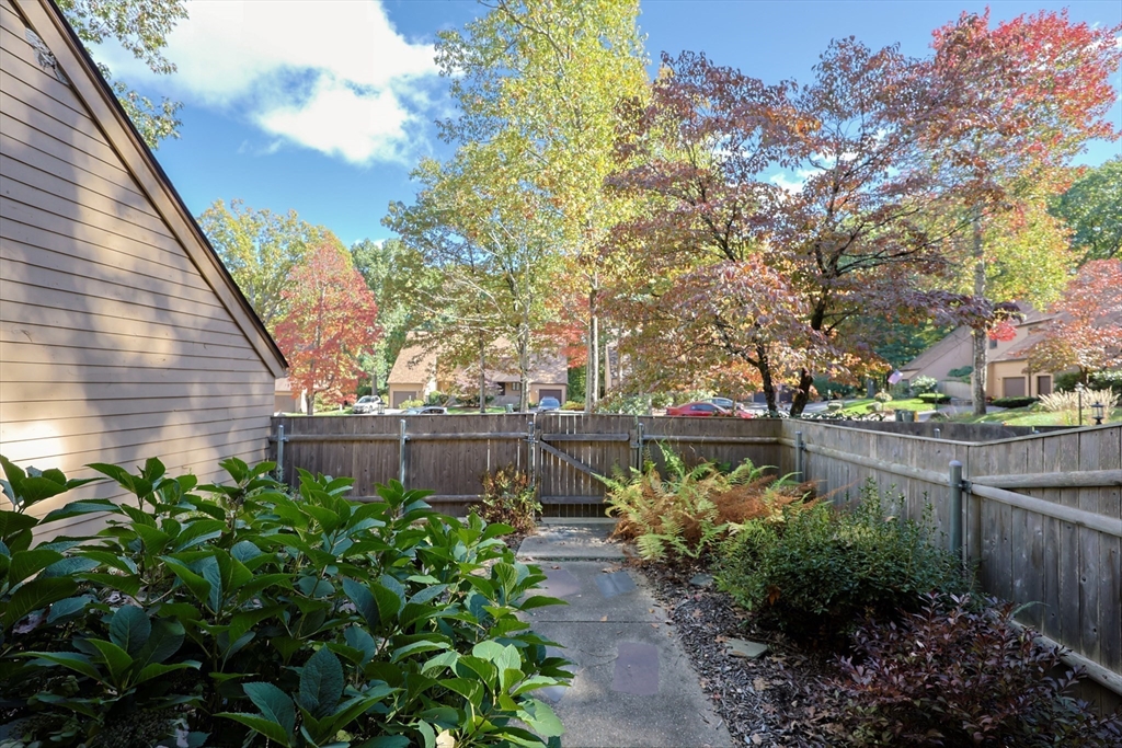 9 Appleton Common, Unit 9 Franklin, MA 02038 - Photo 4 of 32 Gallery Image 4