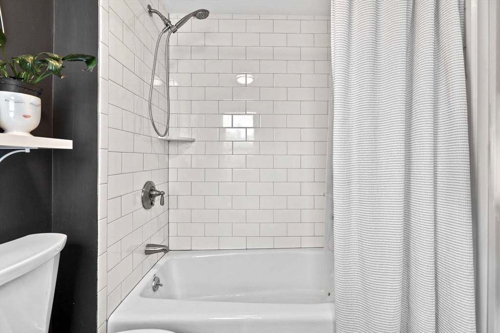 33 Elm Street, Unit 2 Boston, MA 02129 - Photo 12 of 17