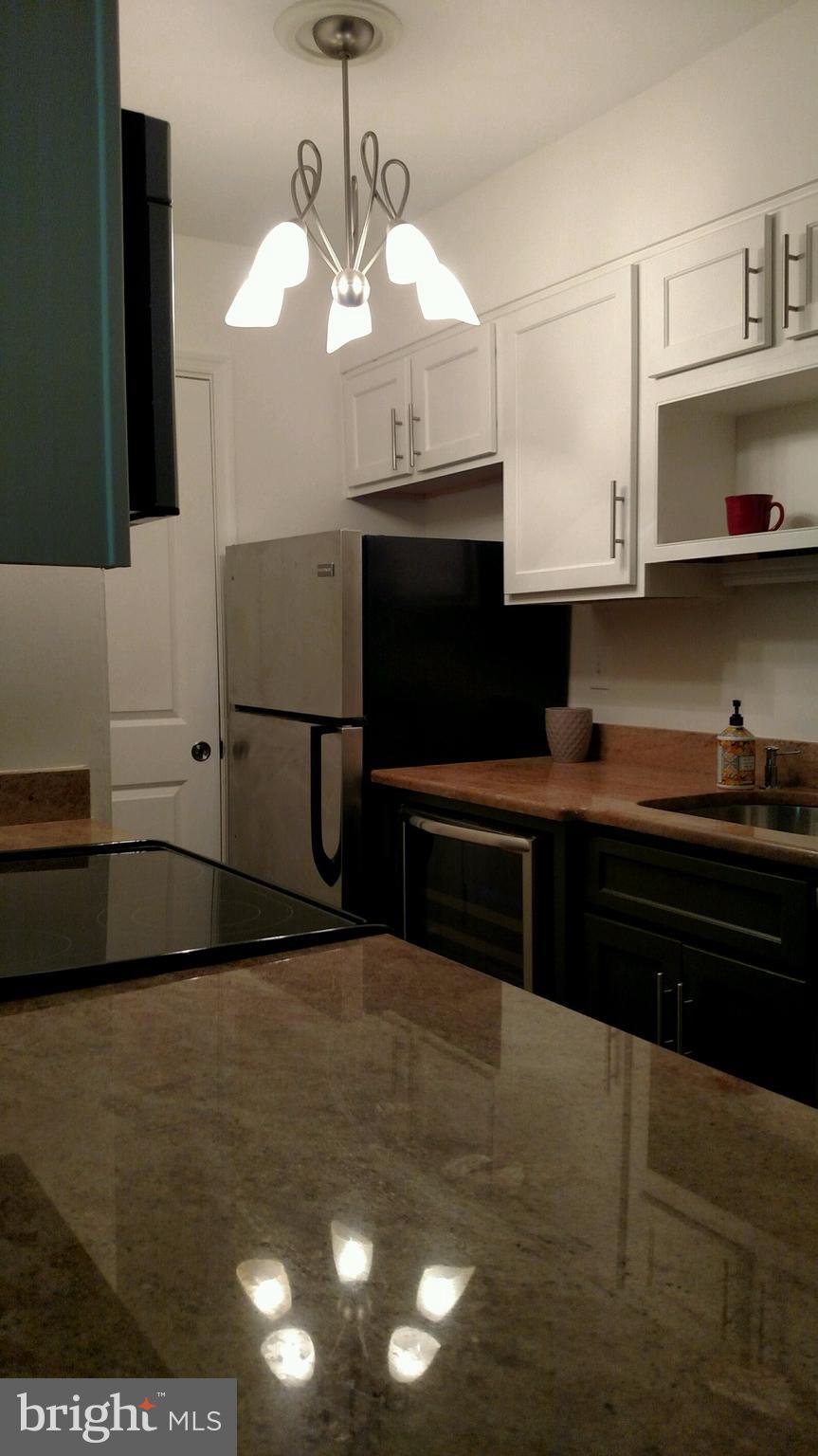 5905 Kingsford Road, Unit 387 Springfield, VA 22152 - Photo 4 of 18 Kitchen