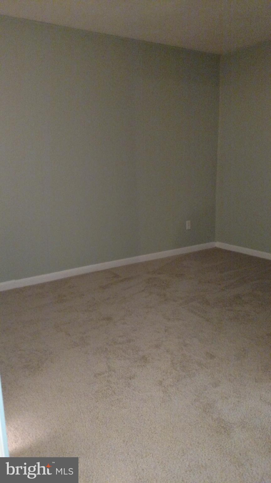 5905 Kingsford Road, Unit 387 Springfield, VA 22152 - Photo 9 of 18 Living Room