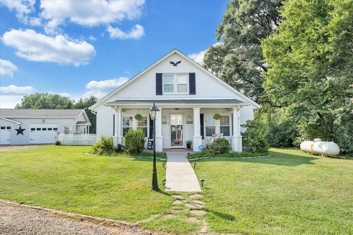 898 Mica Road Ridgeway, VA 24148 - Photo 9 of 60 898 Mica Rd house w. garage