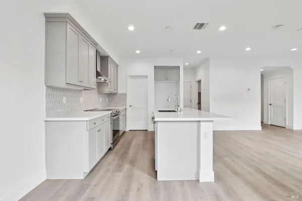 $899,990 | 1556 Country Manor Drive, Santa Rosa, CA 95403