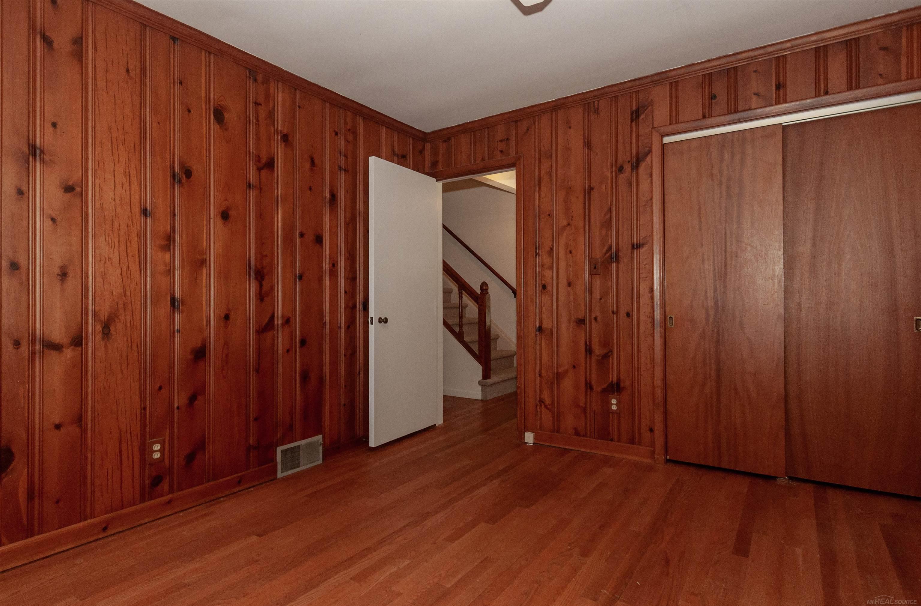 55 Roslyn Road Grosse Pointe, MI 48236 - Photo 27 of 50 50149466-4b022218-c869-45cd-ab6c-7db5b9252c9e.JPG