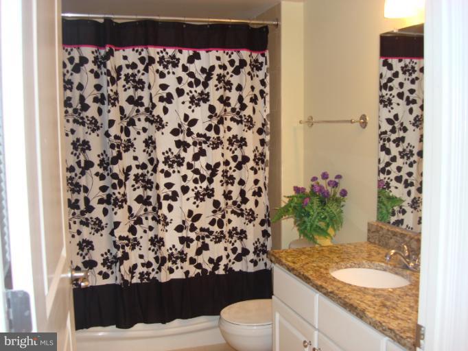 11800 Sunset Hills Road, Unit 410 Reston, VA 20190 - Photo 9 of 14 Bath