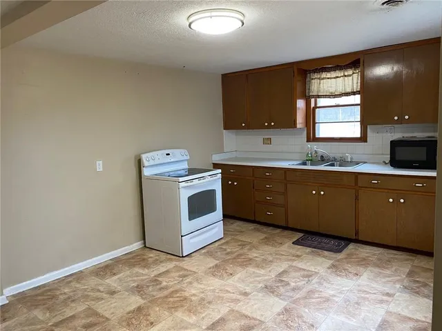 $233,000 | 19115 Highway 45, Weston, MO 64098