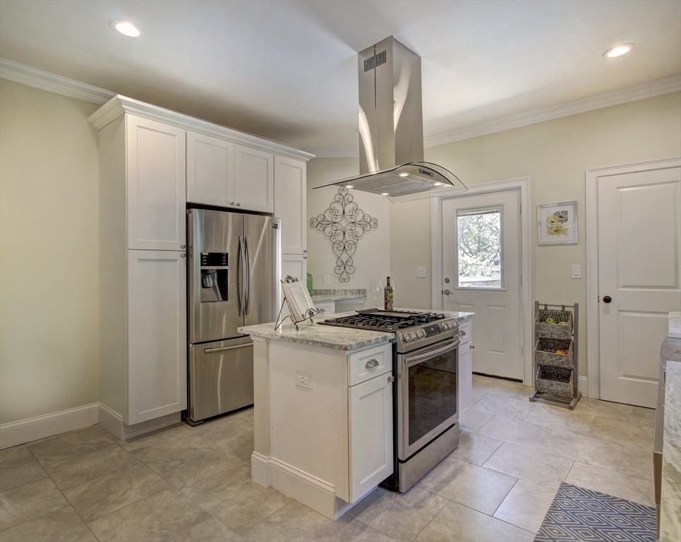 287 Walnut Avenue Boston, MA 02119 - Photo 9 of 31