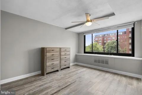 $214,900 | 1021 Arlington Boulevard, Unit 806, Arlington, VA 22209