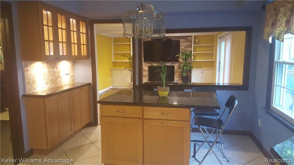 31000 Oak Valley Drive Farmington Hills, MI 48331 - Photo 6 of 19