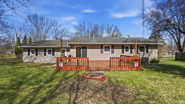 $225,000 | 607 West Neher Road, Silver Lake, IN 46982