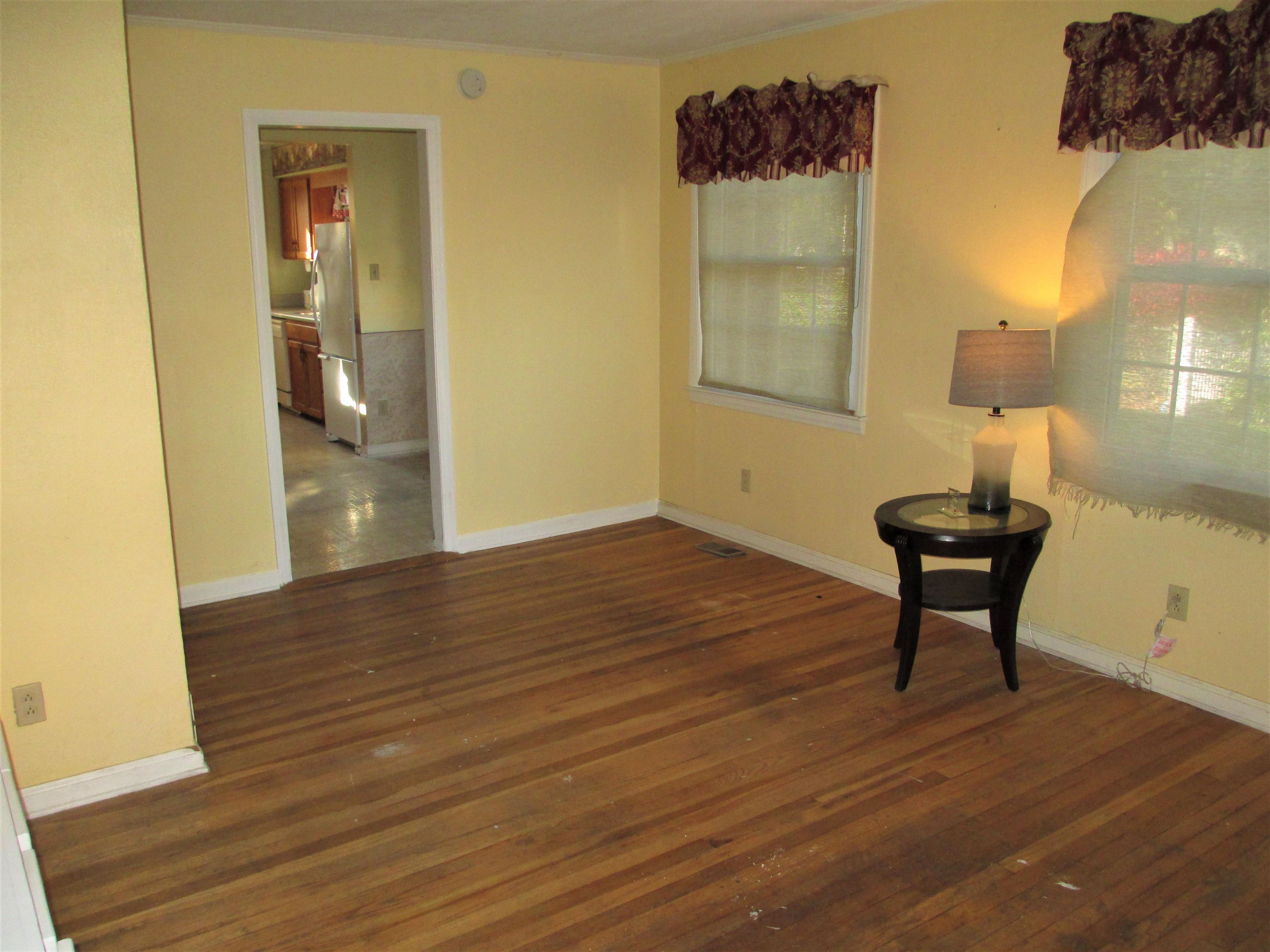 417 South Riverside Boulevard Goshen, IN 46526 - Photo 3 of 20 Gallery Image 3