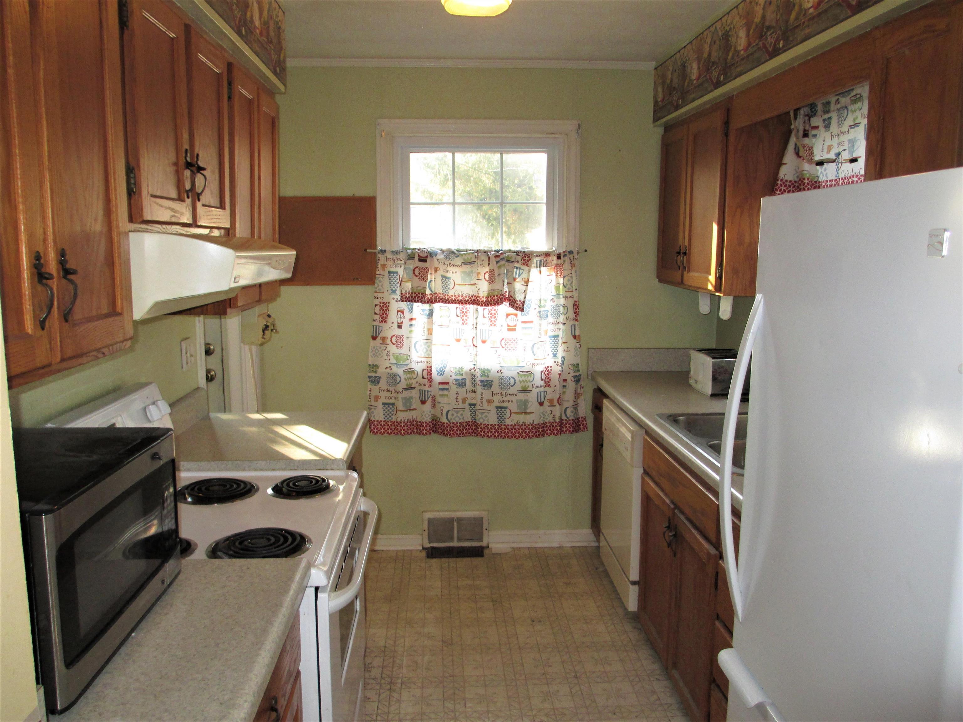 417 South Riverside Boulevard Goshen, IN 46526 - Photo 7 of 20 Gallery Image 7