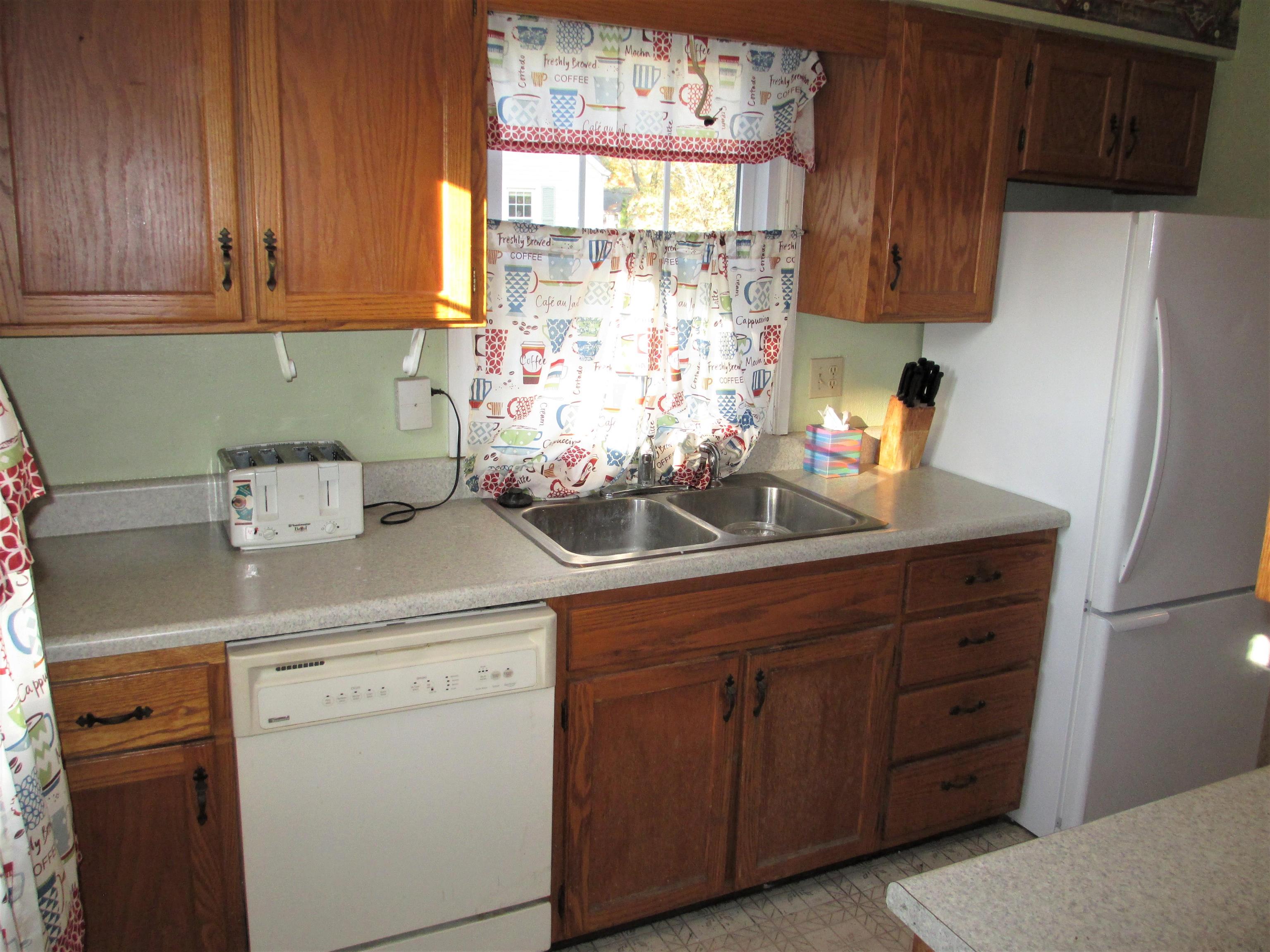 417 South Riverside Boulevard Goshen, IN 46526 - Photo 9 of 20 Gallery Image 9