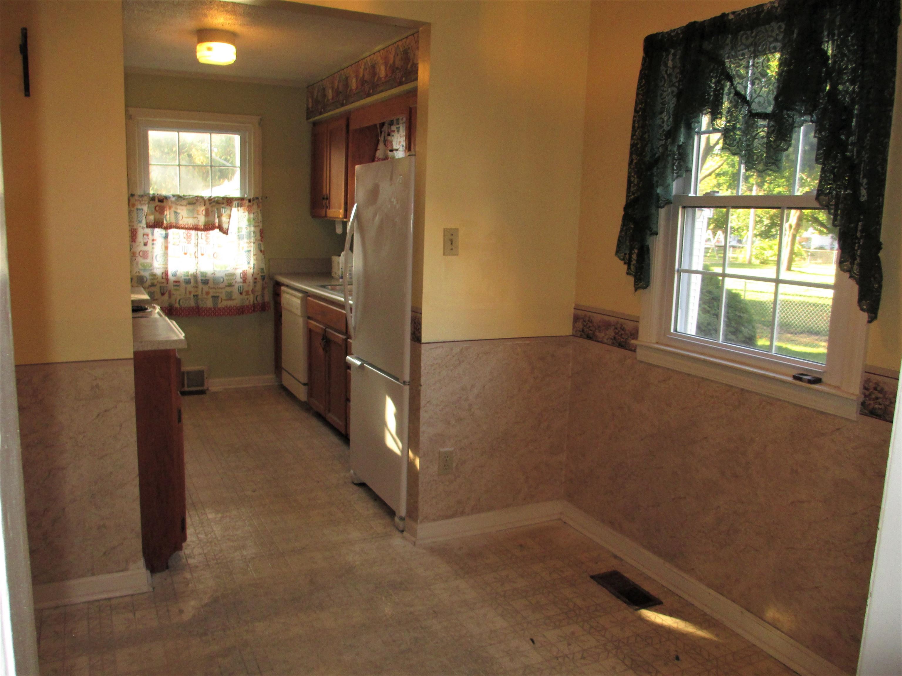 417 South Riverside Boulevard Goshen, IN 46526 - Photo 10 of 20 Gallery Image 10