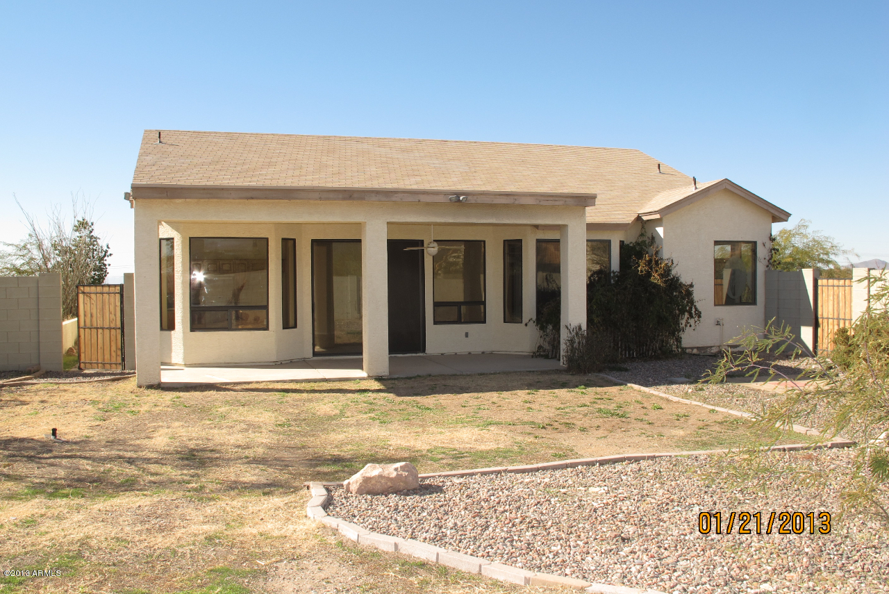 525 South Boyd Road Apache Junction, AZ 85119 - Photo 2 of 39 a view of entryway of the house