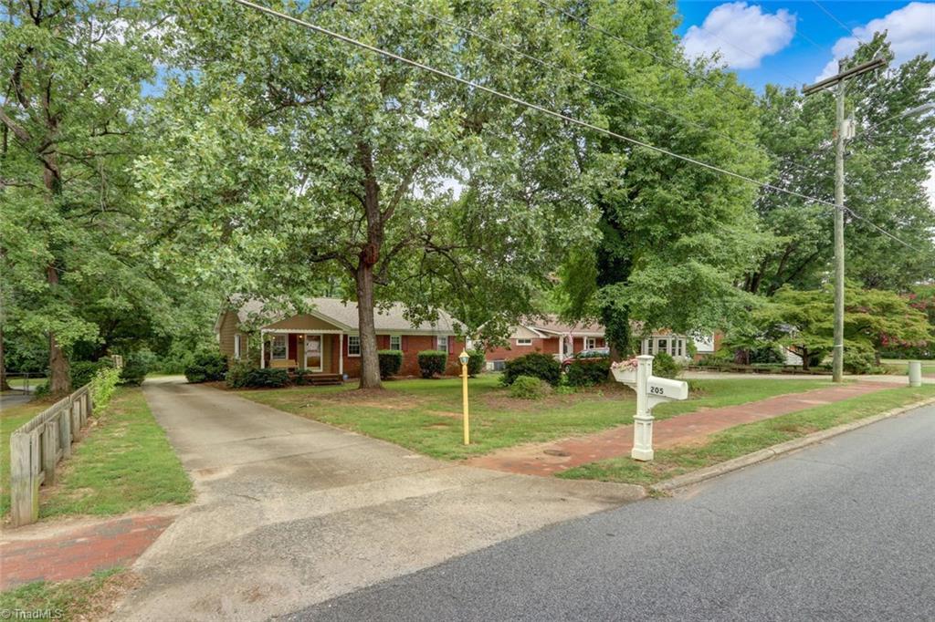 205 Guilford Road Jamestown, NC 27282 - Photo 2 of 25 Gallery Image 2