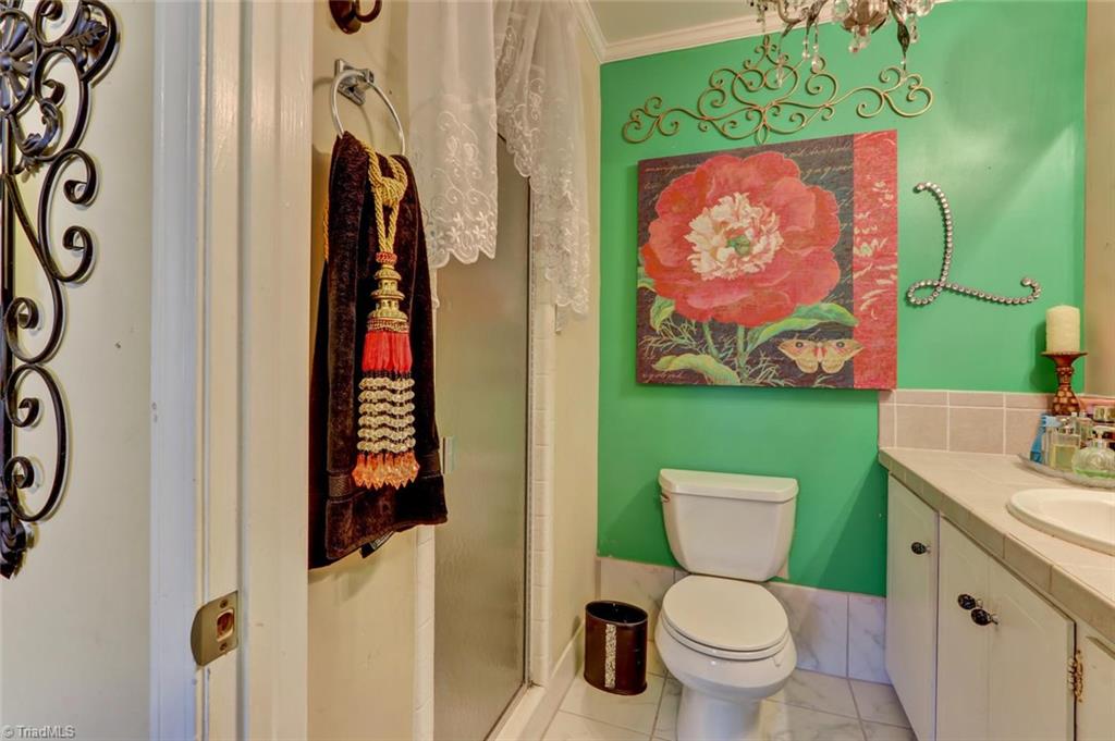 205 Guilford Road Jamestown, NC 27282 - Photo 15 of 25 Gallery Image 15
