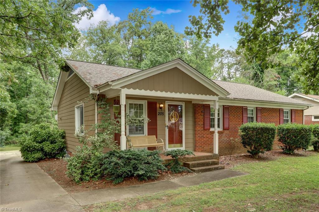 205 Guilford Road Jamestown, NC 27282 - Photo 3 of 25 Gallery Image 3