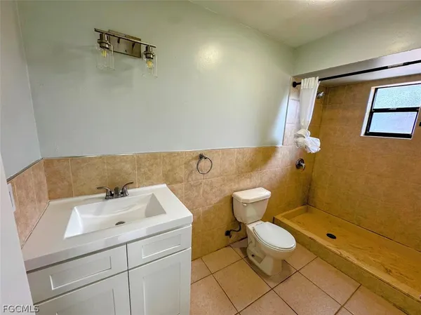 $2,250 | 233 South Cypress Street, LaBelle, FL 33935