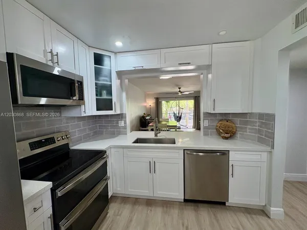$2,200 | 8750 Royal Palm Boulevard, Unit 2083, Coral Springs, FL 33065