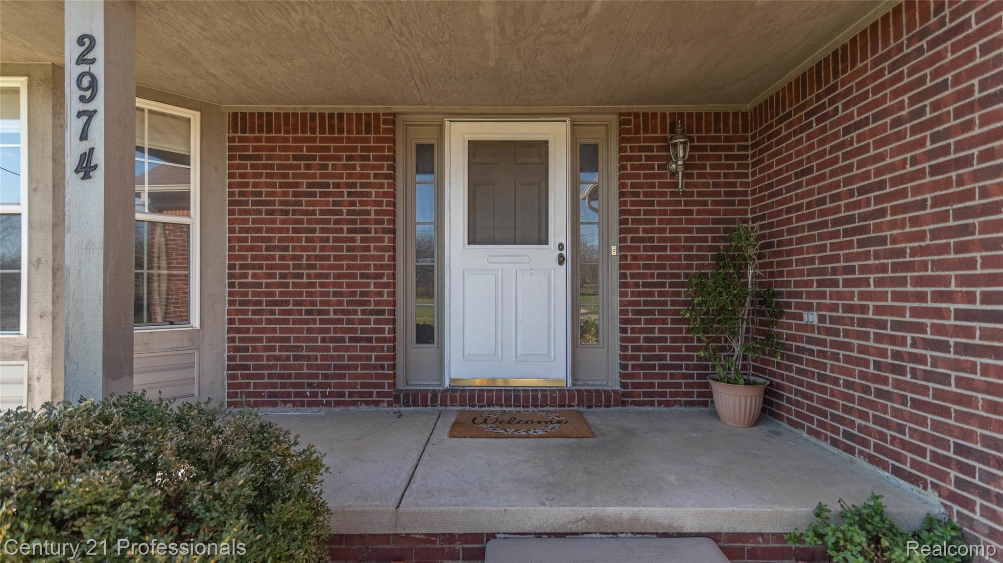 2974 Walbridge Drive Rochester, MI 48307 - Photo 5 of 82 0042200093795_51.jpg