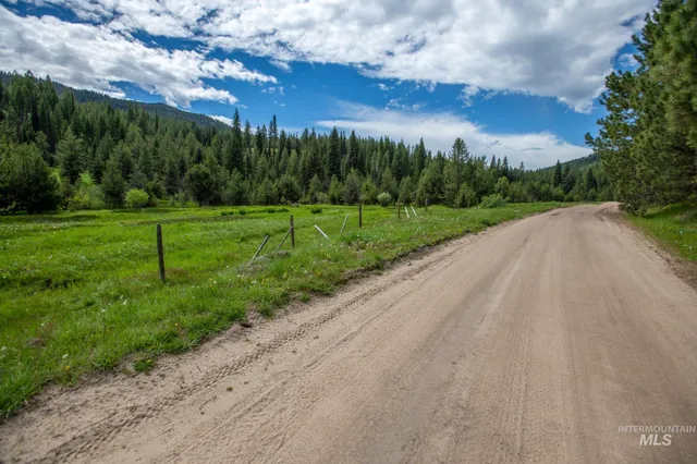 $320,875 | 39 Clear Creek Road, Cascade, ID 83611