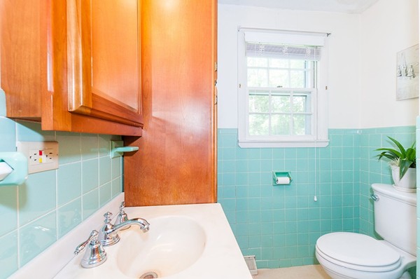 126 Herrick Road Boxford, MA 01921 - Photo 8 of 22 Gallery Image 8
