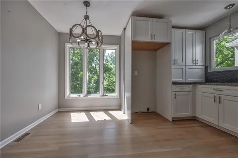 $330,000 | 10781 Oakmont Street, Overland Park, KS 66210