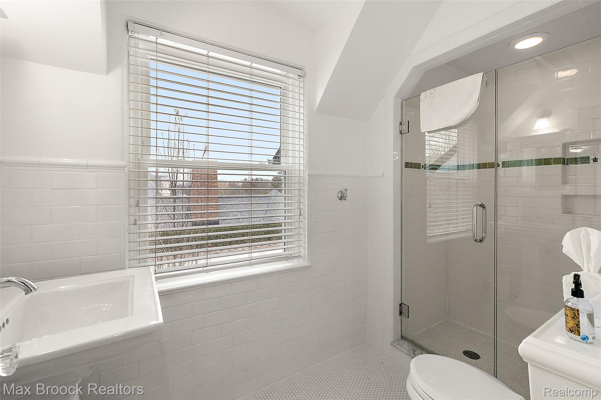 1583 Clarendon Road Bloomfield Hills, MI 48302 - Photo 43 of 73 74-1583 Clarendon-72.jpg