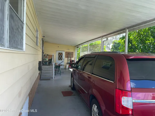 a house view with a outdoor space