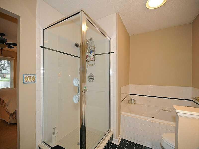 12547 Charing Cross Road Carmel, IN 46033 - Photo 13 of 24 Gallery Image 13