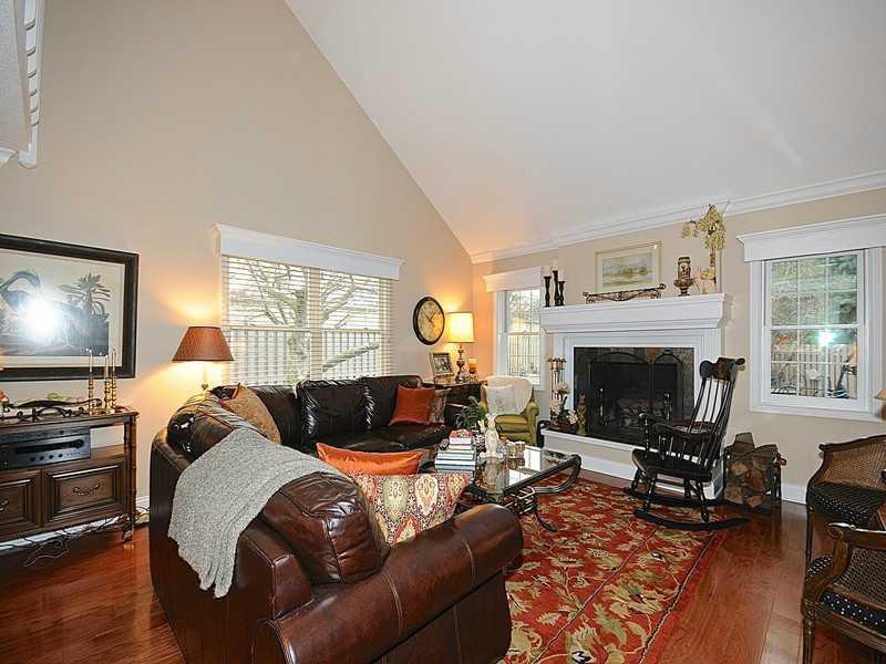 12547 Charing Cross Road Carmel, IN 46033 - Photo 3 of 24 Gallery Image 3
