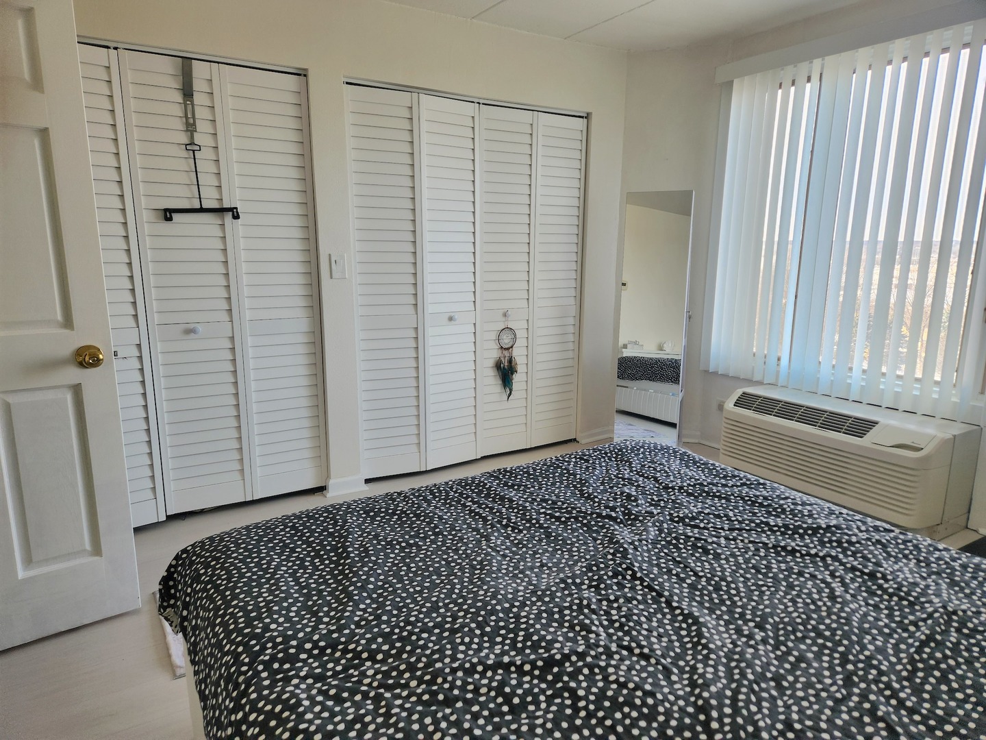 1 Renaissance Place, Unit 816 Palatine, IL 60067 - Photo 11 of 17 a view of a bathroom with a sink