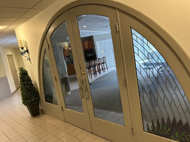 $169,900 | 1 Renaissance Place, Unit 816, Palatine, IL 60067