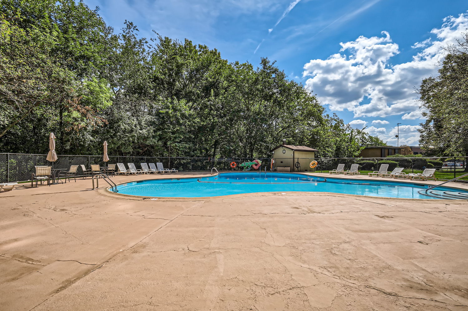 1 Renaissance Place, Unit 816 Palatine, IL 60067 - Photo 16 of 17 a view of a basket ball ground