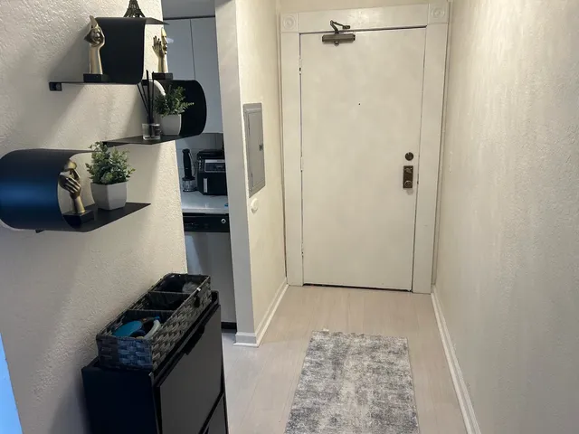 $169,900 | 1 Renaissance Place, Unit 816, Palatine, IL 60067