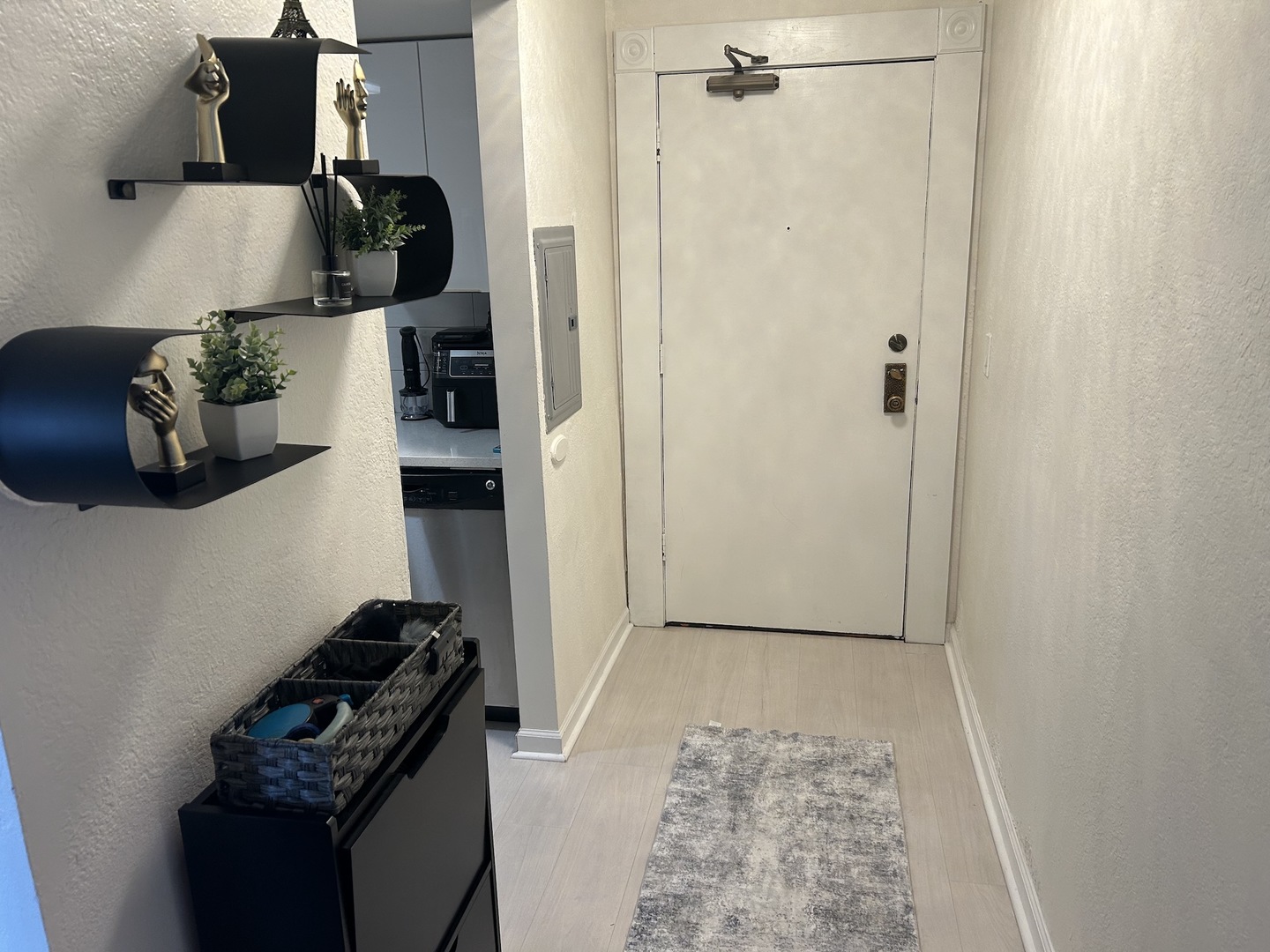 1 Renaissance Place, Unit 816 Palatine, IL 60067 - Photo 3 of 17 a bedroom with a bed and a dresser