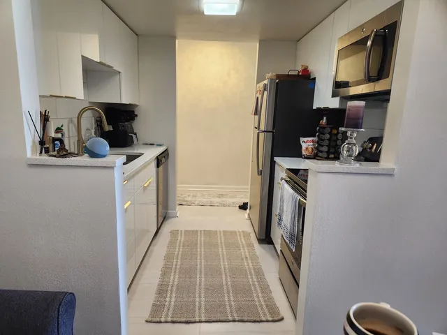 $169,900 | 1 Renaissance Place, Unit 816, Palatine, IL 60067