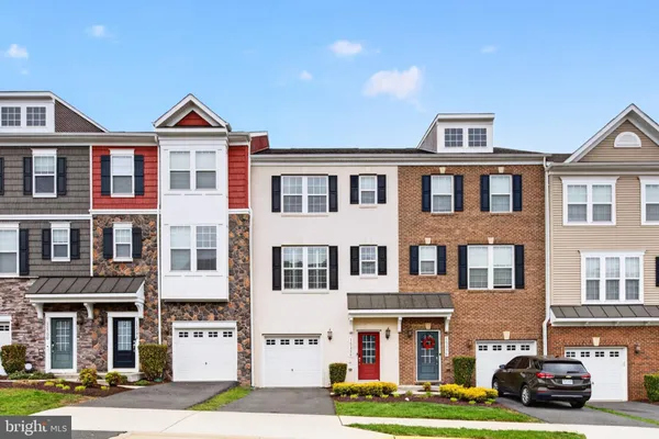 $570,000 | 15296 Westham Court, Haymarket, VA 20169