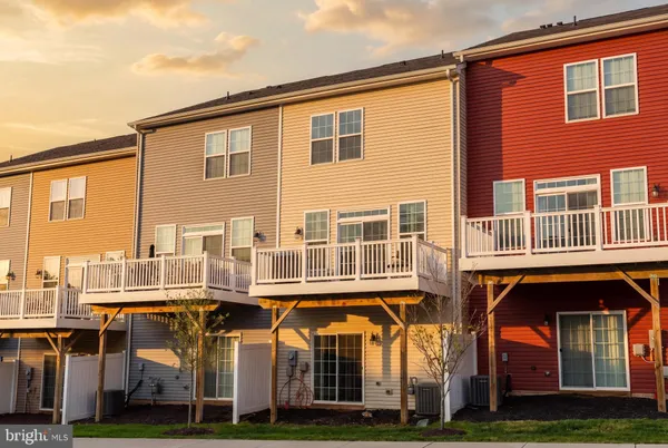 $570,000 | 15296 Westham Court, Haymarket, VA 20169