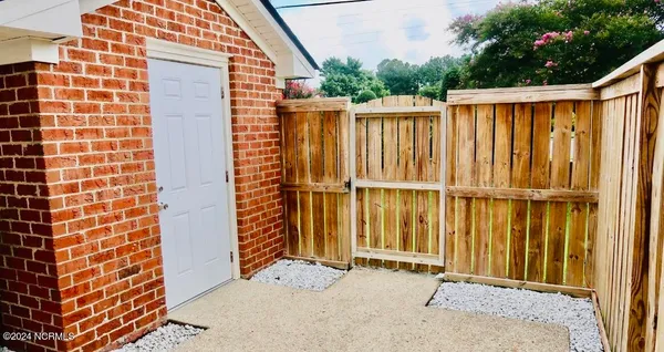 $1,200 | 19 Upton Ct Drive, Greenville, NC 27858