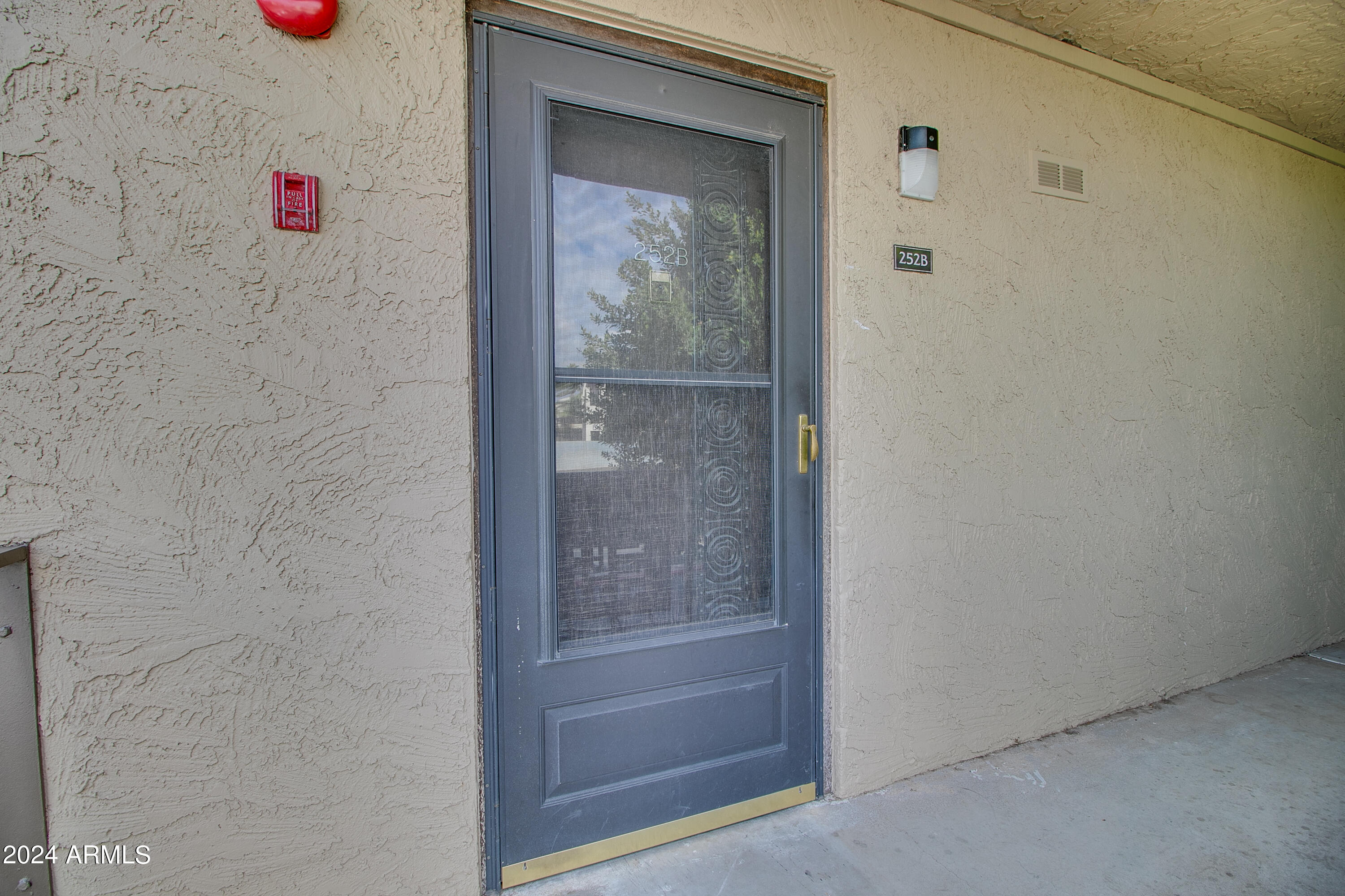 7625 East Camelback Road, Unit 252B Scottsdale, AZ 85251 - Photo 1 of 26 a bathroom with a shower