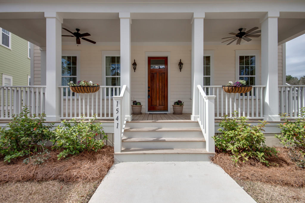 1560 Cranes Nest Road Mount Pleasant, SC 29466 - Photo 2 of 22 Horlbeck front porch