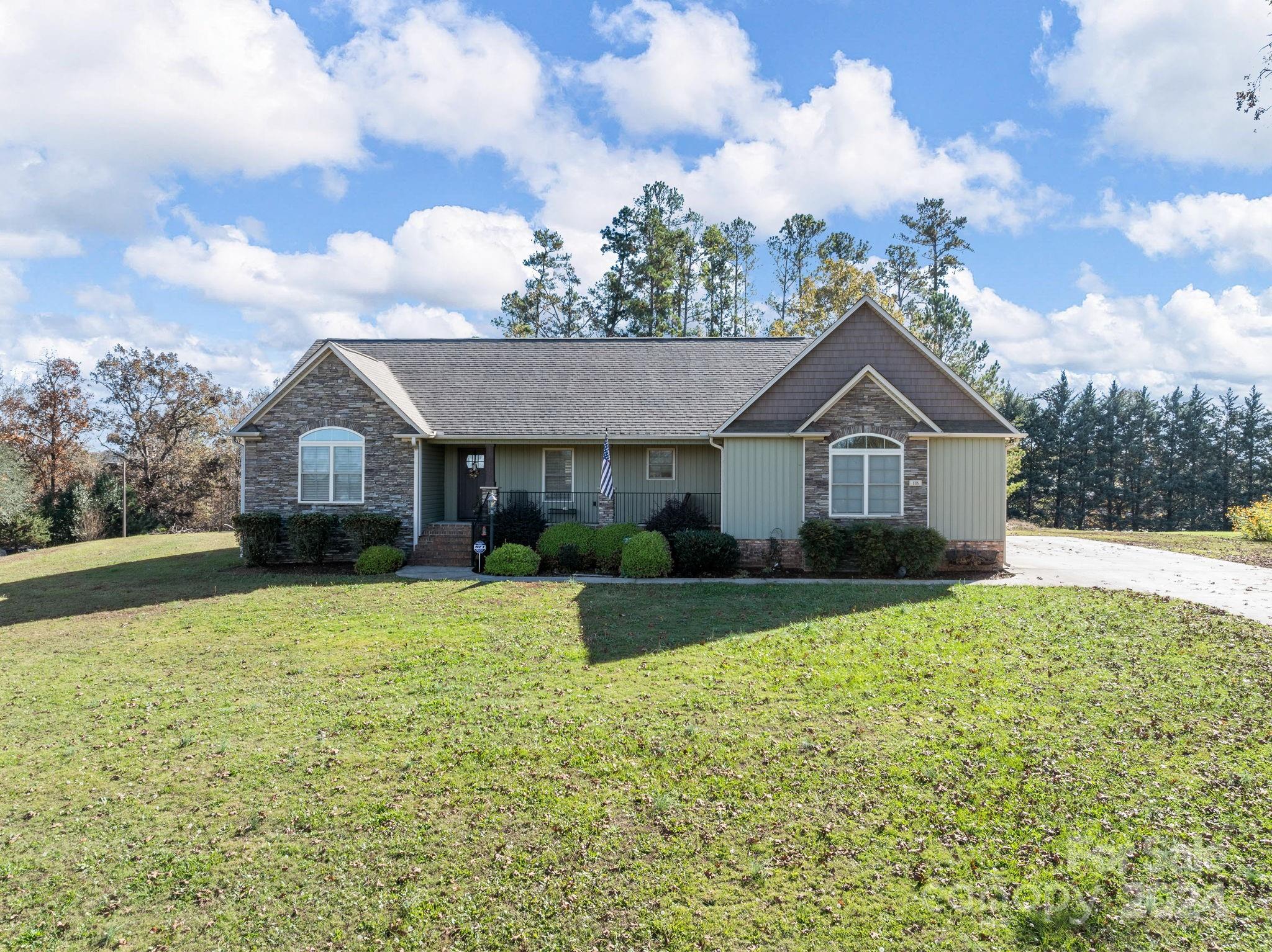 118 Heartleaf Way Chesnee, SC 29323 - Photo 1 of 43 Gallery Image 1