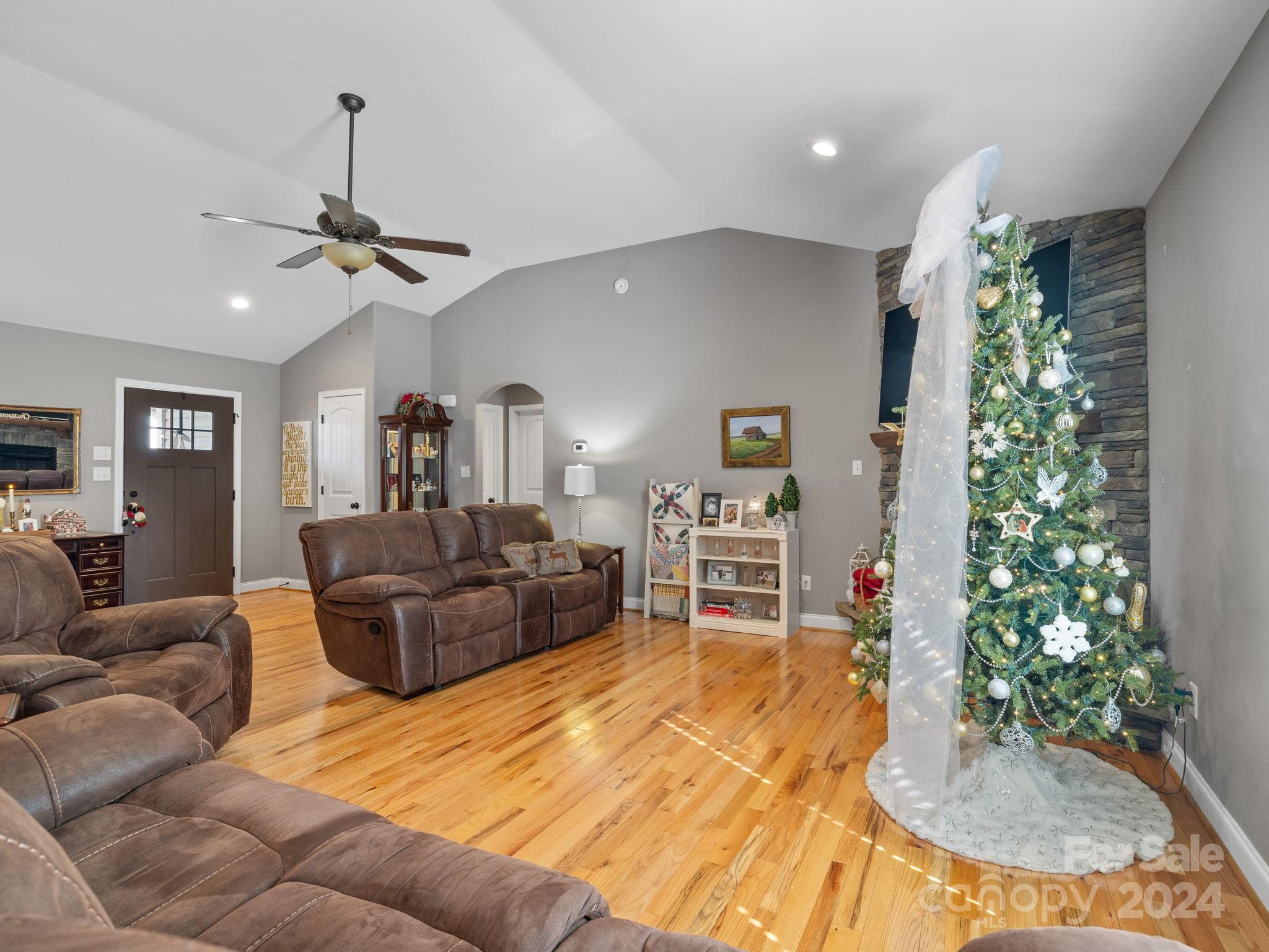 118 Heartleaf Way Chesnee, SC 29323 - Photo 11 of 43 Gallery Image 11