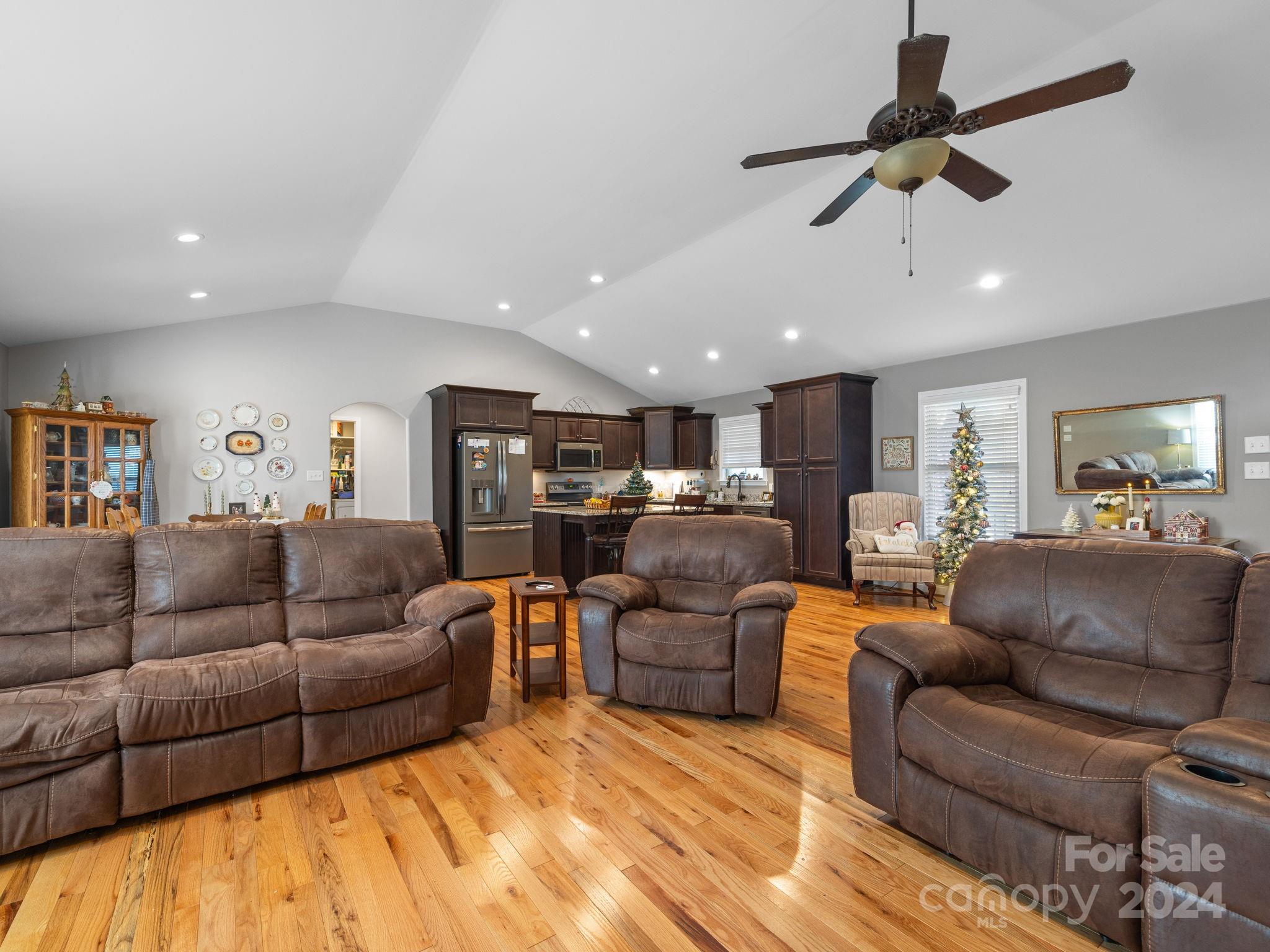 118 Heartleaf Way Chesnee, SC 29323 - Photo 12 of 43 Gallery Image 12