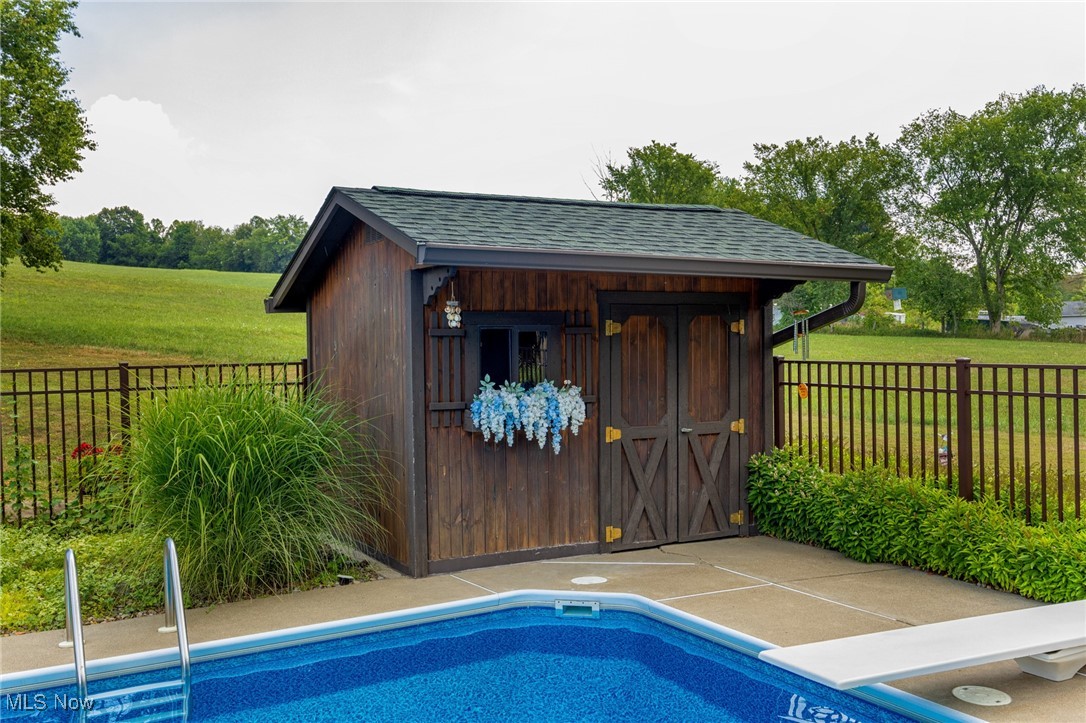 55901 Deep Run Road Martins Ferry, OH 43935 - Photo 14 of 50 Pool house