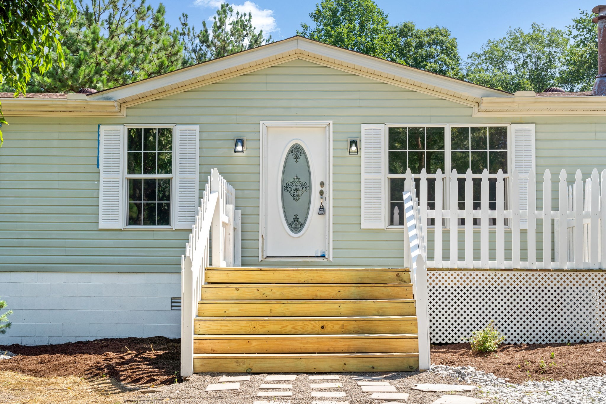 107 Holland Road Dickson, TN 37055 - Photo 2 of 31 a front view of a house