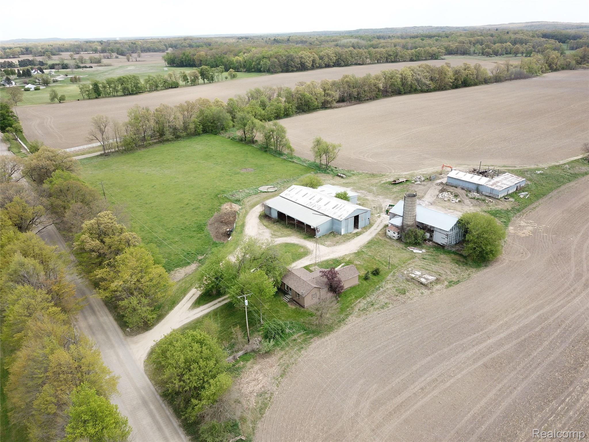 4625 Noble Road Oxford, MI 48371 - Photo 5 of 39 DJI_0602.JPG