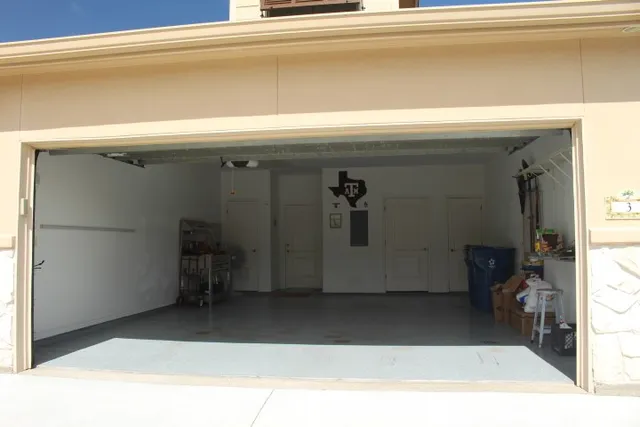 $389,900 | 3 Olde Towne Lane, Rockport, TX 78382