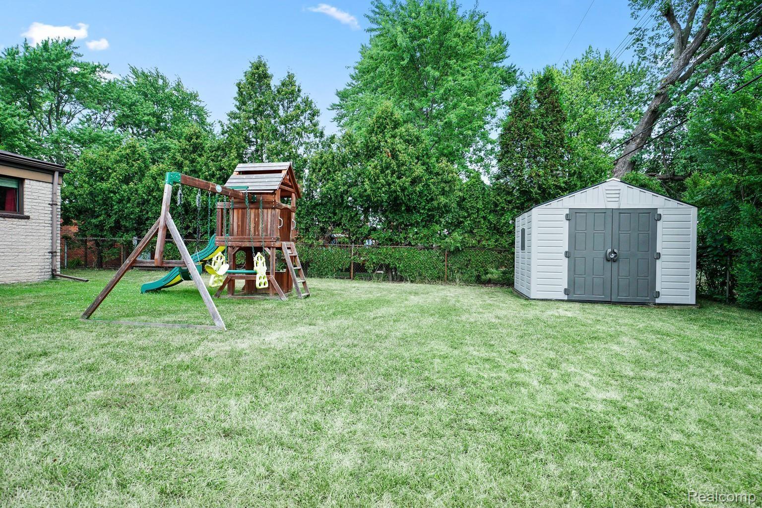 11364 Erdmann Road Sterling Heights, MI 48314 - Photo 26 of 28 DSC02941.jpg